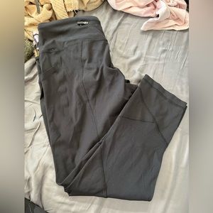 Pace rival lululemon crops size 6